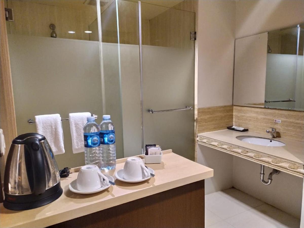 Hotel Olive Tangerang Eksteriør bilde