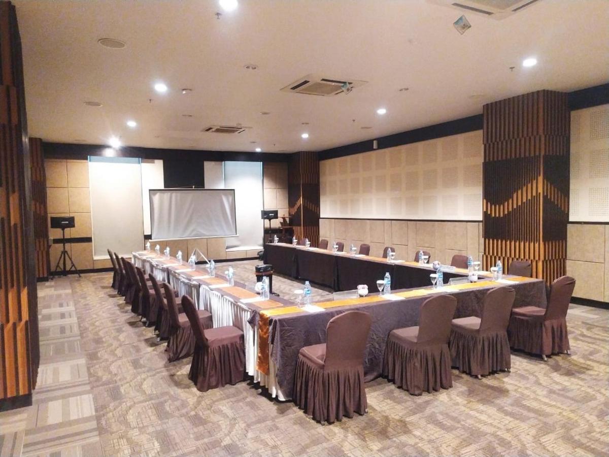 Hotel Olive Tangerang Eksteriør bilde