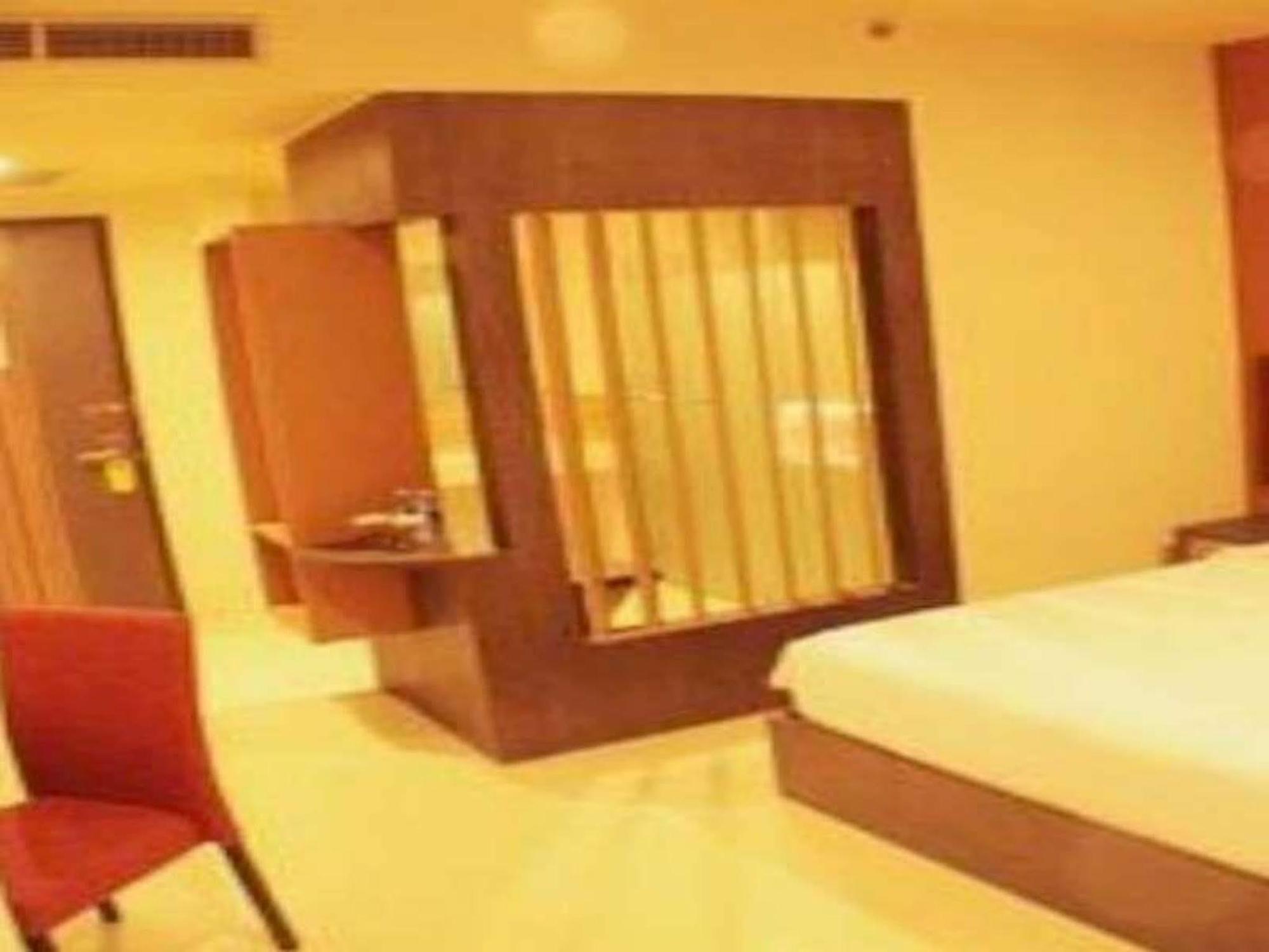 Hotel Olive Tangerang Eksteriør bilde