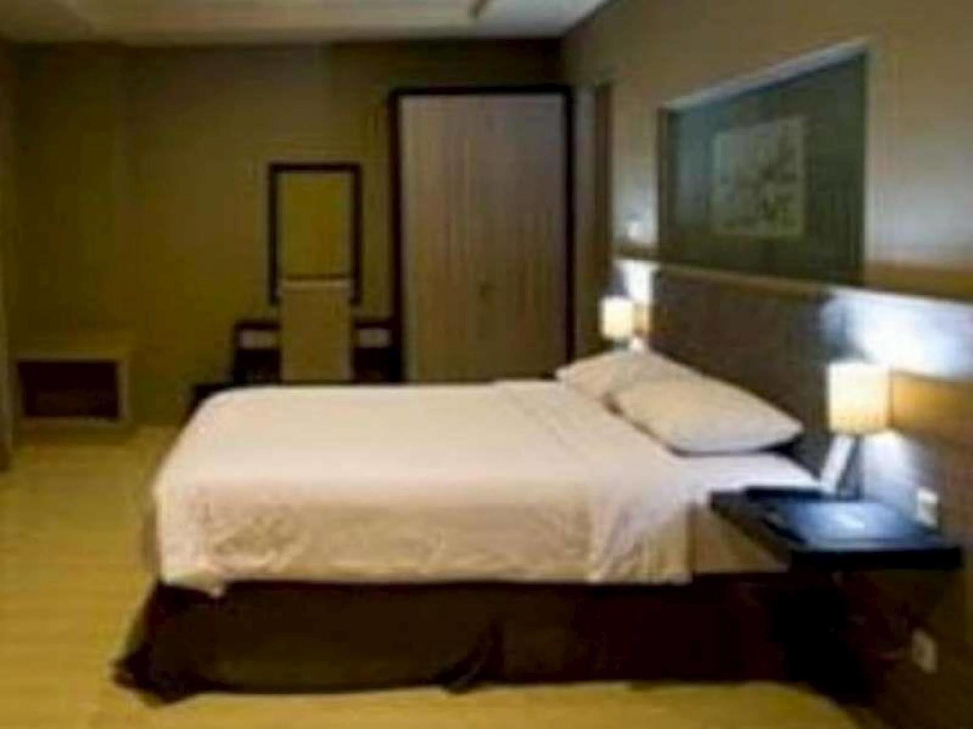 Hotel Olive Tangerang Eksteriør bilde